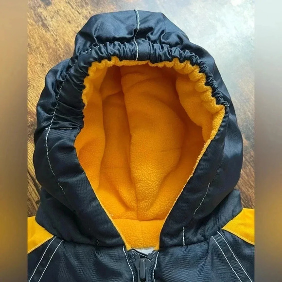 baby GAP | infant snowsuit. Size: 3-6M - Picture 7 of 14